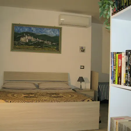 Open Space Al Civico 29 Daire Collestrada